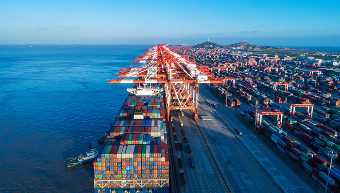 經(jīng)濟復(fù)蘇推動進口飆升,2021年美國貿(mào)易逆差創(chuàng)紀錄新高|界面新聞 &middot; 天