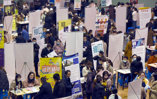 中國工廠與藍(lán)領(lǐng)背后的推手 人力資源服務(wù)的隱形引擎